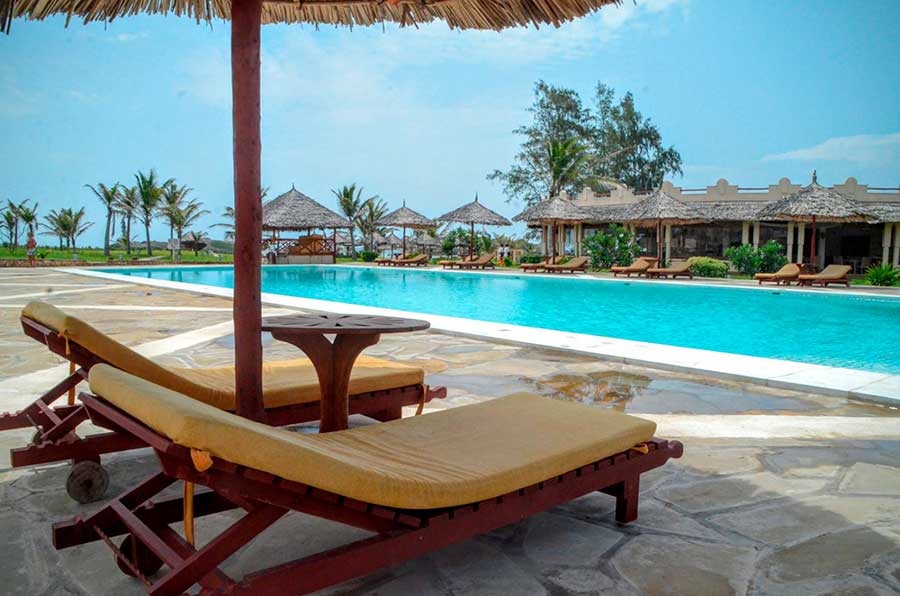 Situato presso il rinomato 7 Islands Resort, il nostro Seaclub vanta una magnifica area piscina completa di comode sdraio e ombrelloni.
