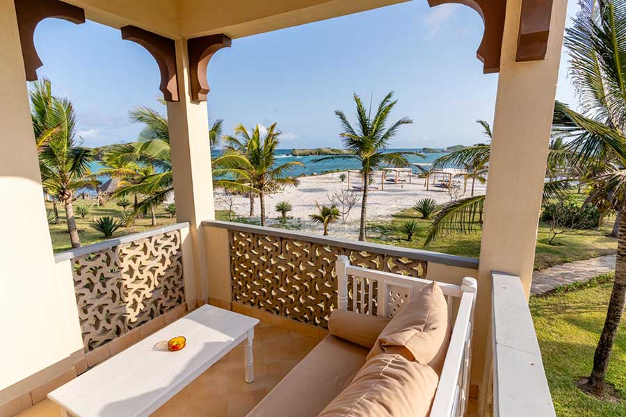 Un balcone o una terrazza al Palm Beach Resort.