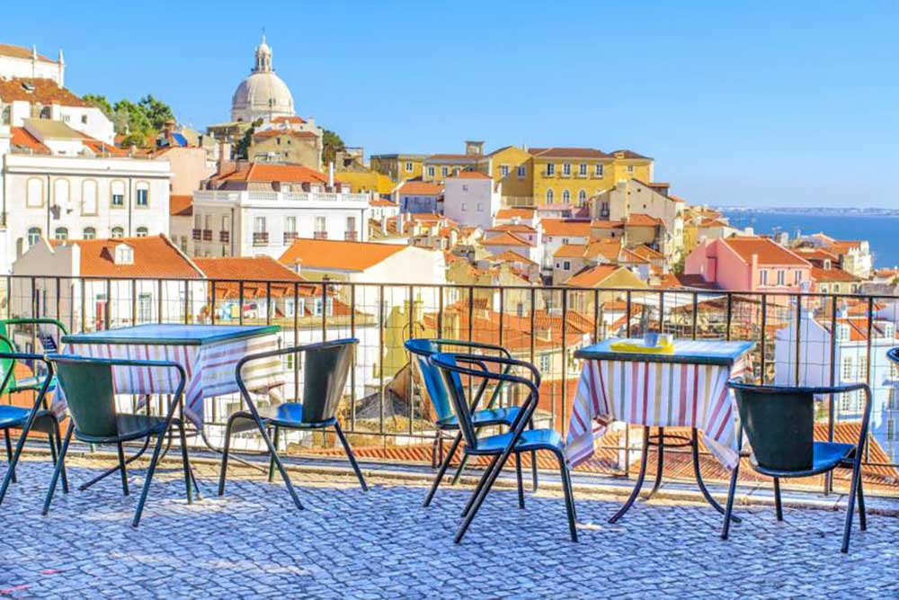 Un tour veloce di Lisbona con uno splendido balcone panoramico con vista sulla città.